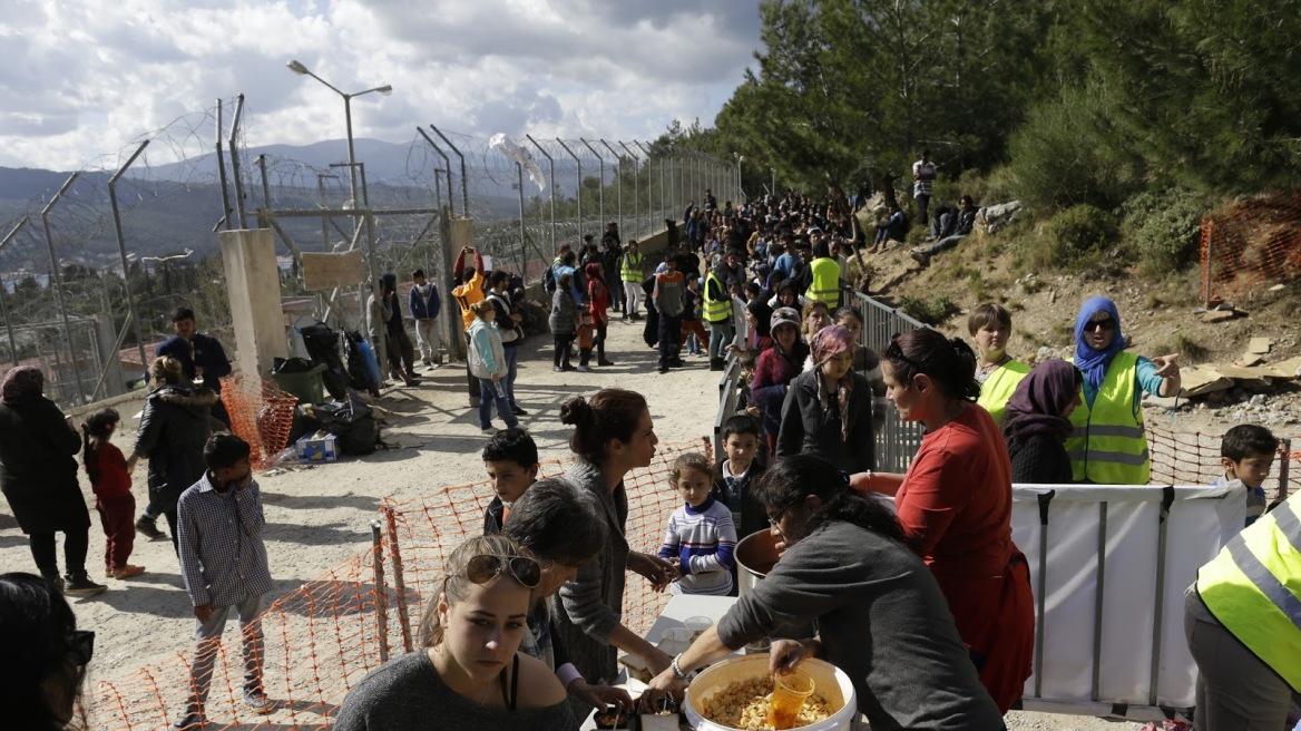 Σάμος: 2.000 πρόσφυγες παραμένουν στο κέντρο υποδοχής χωρητικότητας 700 ατόμων 